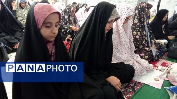 مظهر عزم ملی، نماز جمعه است