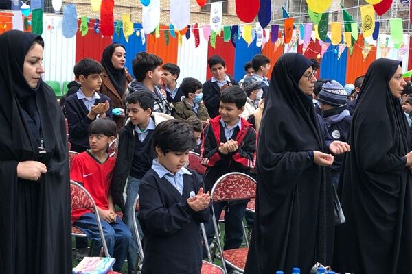 حضور پر شور دانش آموزان ناحیه دو شهرری در جشن نیمه شعبان و ایرانمون