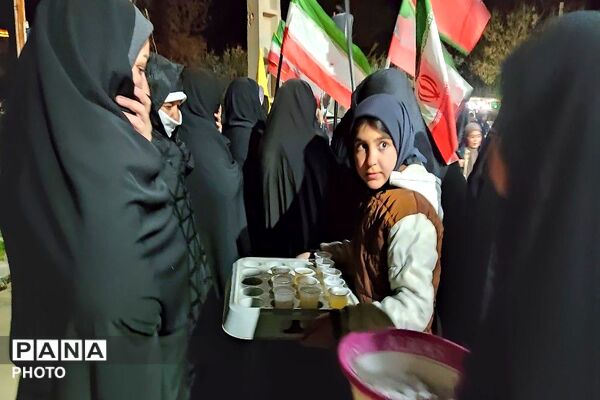 شیعه امام خود را تنها نمی گذارد 
