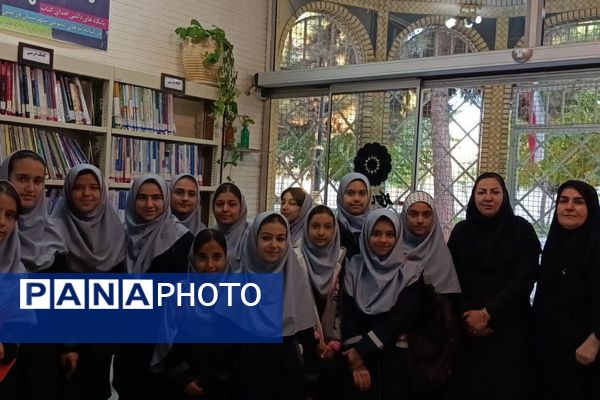  بازدید هدفمند دانش‌آموزان ورامینی از کتابخانه عمومی