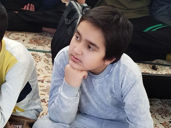 حضور امام جمعه شهرستان کاشمر در بین معتکفین دانش‌آموز در مسجد جامع شهرستان کاشمر 