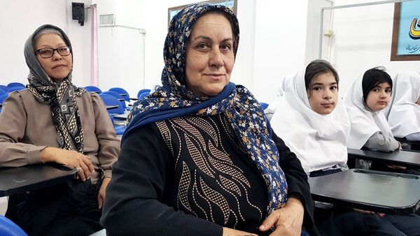 بزرگداشت هفته ملی سالمند در دبستان دخترانه سماء شیروان 