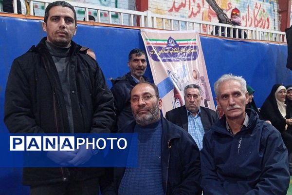 جشن باشکوه ایام الله دهه فجر در بهارستان‌دو