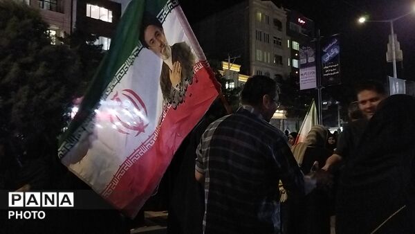 زمزمه های دعا در بلوار فضل نیشابور 