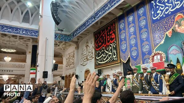 وداع با پیکر شهید امیر سرلشکر سید عبدالرحیم موسوی در حرم بانوی کرامت