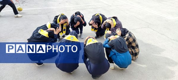 مانور زلزله در دبیرستان هاشمی نژاد