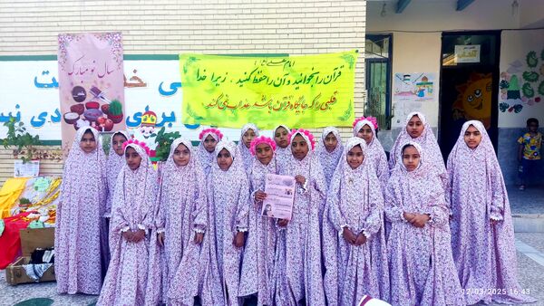 روزه اولی‌های دبستان مولوی فین، مهمانان ویژه‌‌‌ سفره افطار