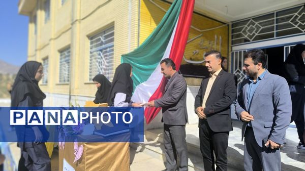 جشن روز دانش آموز در شبانه‌روزی امام حسین(ع)