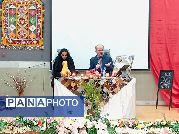 وقتی نوجوانان قلم به دست گرفتند شب شعر رنگی تازه یافت