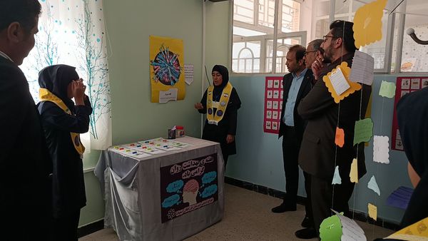 بازدید مسئولین استانی  از دبیرستان فرزانگان