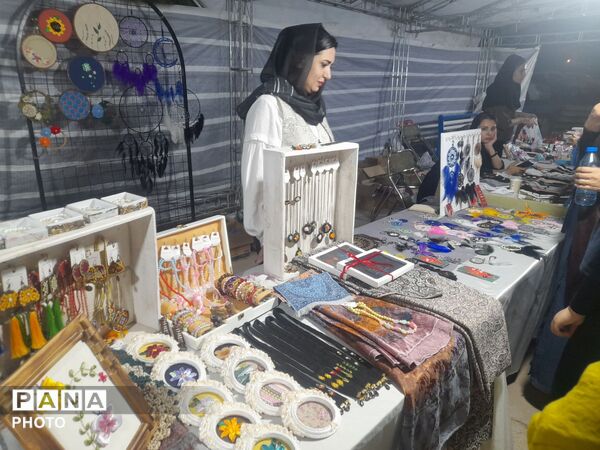 رونق تولید در فرهنگسرای سیمرغ با برپایی بازارچه صنایع دستی