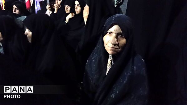 از دیروز تا امروز همیشه پای انقلاب