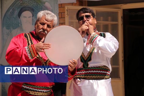 برپایی بازارچه تمام تشکلاتی در دبستان شهید ناصری