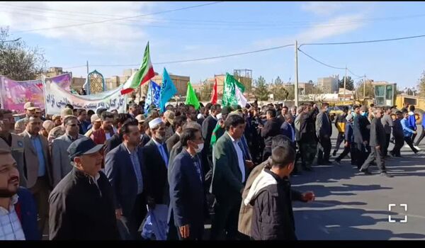 آبان بیداری؛ گام های استوار نسل جوان در مسیر عزت و استقلال