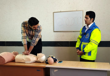 برگزاری جلسه آموزشی کمک‌های اولیه در دبستان کاشفی نیشابور