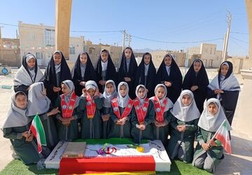 میثاق دانش آموزان خدیجه کبری ابرکوه با شهدا