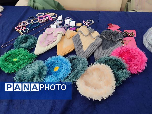بازارچه و نمایشگاه هنرهای دستی آموزشگاه فاطمیه ملارد 
