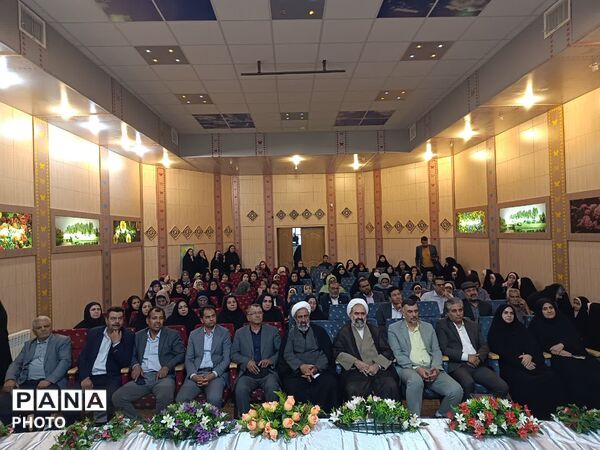 همایش ادبی زیر سایه خورشید و رونمایی از کتاب به مناسبت میلاد امام رضا(ع) در مروست