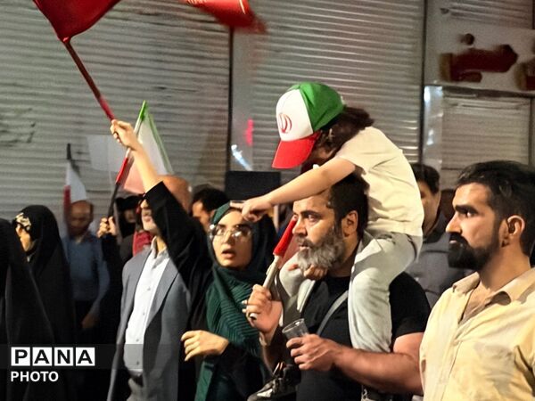 حضور باشکوه مردم کرج در صدو چهارمین شب از تجمعات مردمی