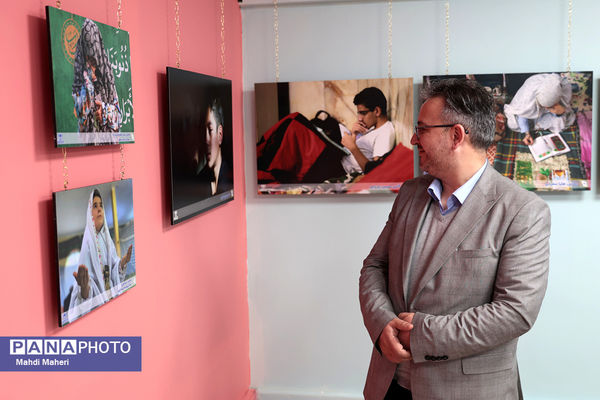 بازدید مدیر روابط عمومی بیمه معلم از نمایشگاه نوراوی اعتکاف