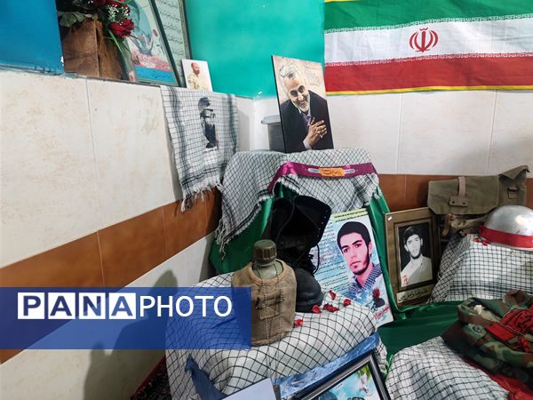 یادآورحماسه سیزدهم آبان دردبیرستان شاهدشهید قاسم سلیمانی