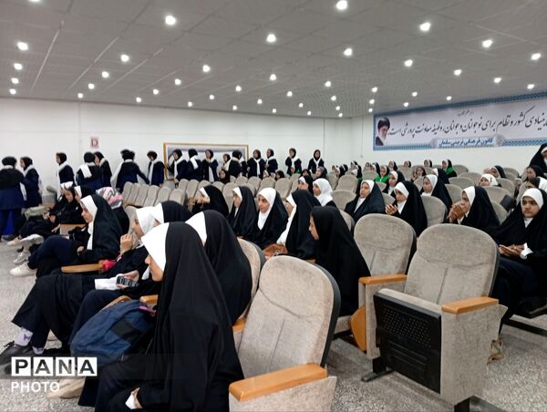 مسابقات سرود و لالایی خوانی در خلیل آباد