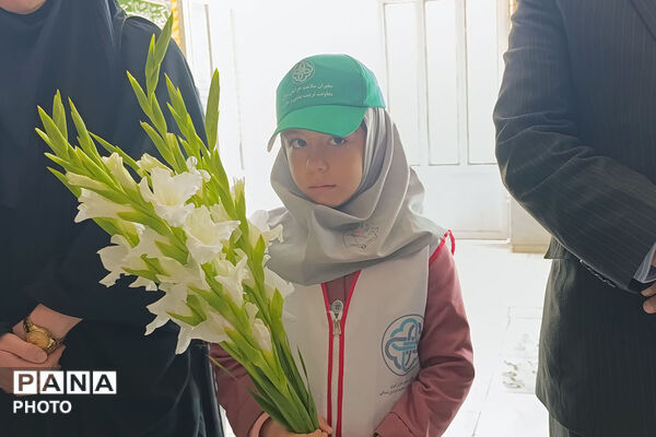 ادای احترام به شهدا و تجلیل از مربیان بهداشت در خراسان شمالی