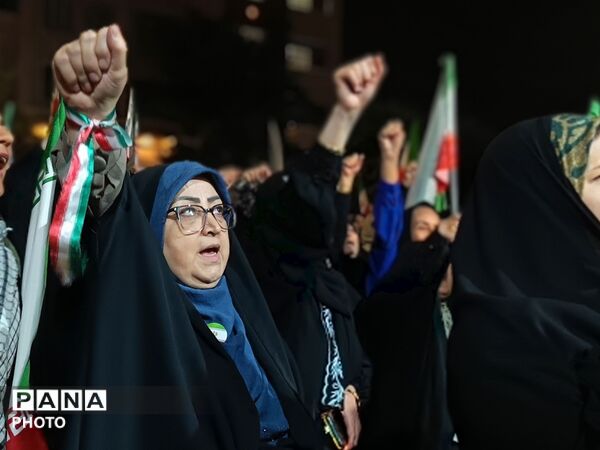 دومین اربعین حضور مردم غیور نیشابور همزمان با دومین سالگرد شهادت شهدای خدمت