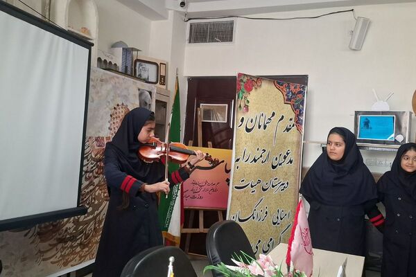 برگزاری دهه‌ ریاضیات در مدرسه هیات امنایی فرزانگان شهرستان ملارد