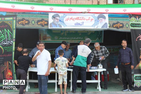 خدمت رسانی به زائران در حال برگشت از مشهد مقدس در ایستگاه صلواتی سملقان