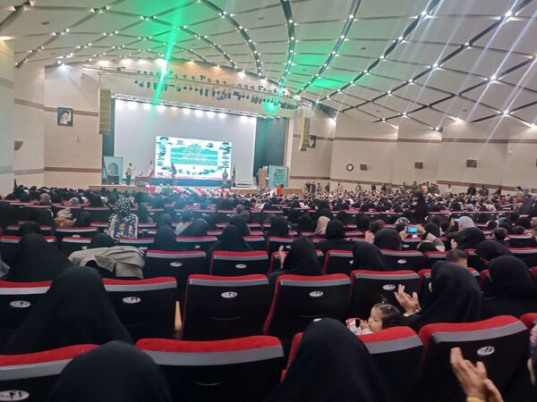 همایش گرامیداشت هفته بسیج در مجتمع آیه ها در سالن انقلاب مشهد مقدس