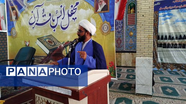 محفل انس قرآن به مناسبت نیمه شعبان و دهه فجر در مسجد جامع حاجی‌آباد 