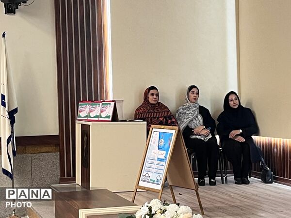 مجمع عمومی انجمن اولیا و مربیان در دبستان آرمینه مصلی‌نژاد