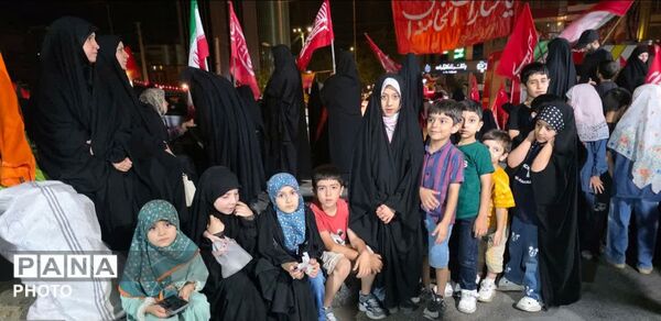 اجتماع قلوب همدانی ها در میدان بعثت