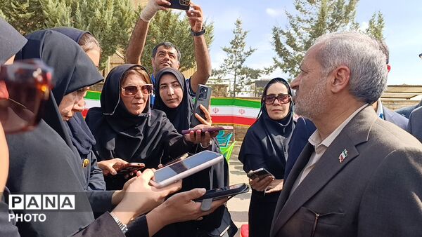 افتتاح کانون شهید سلیمانی و کلنگ‌زنی نمازخانه مدرسه معلم در اسدآباد