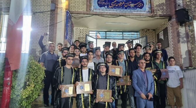 پایان یک مسیر، آغاز یک آینده؛ جشن فارغ‌التحصیلی استعدادهای درخشان رودهن
