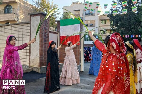 لبخند امید در آیین گشایش دبیرستان فرزانگان دو