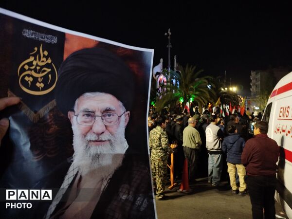 راهپیمایی بزرگ مردم ولایتمدار ورامین بر علیه آمریکا و اسرائیل جنایتکار برای خون خواهی رهبر معظم انقلاب اسلامی