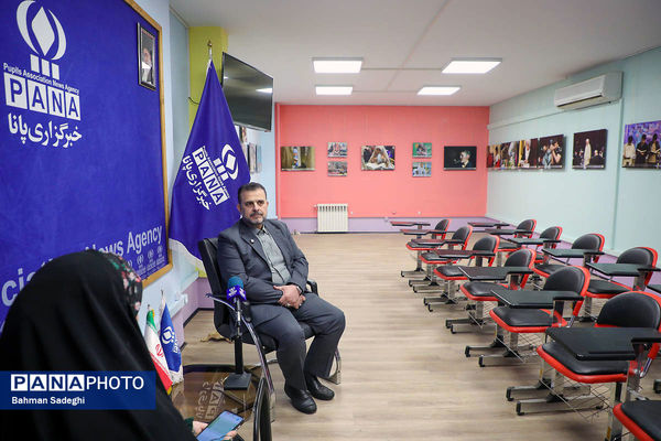 بازدید دبیر کمیسیون توسعه آموزش عمومی قرآن از نمایشگاه نوراوی اعتکاف