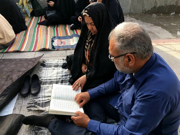 برپایی مراسم دعای عرفه در گلستان شهدای اصفهان