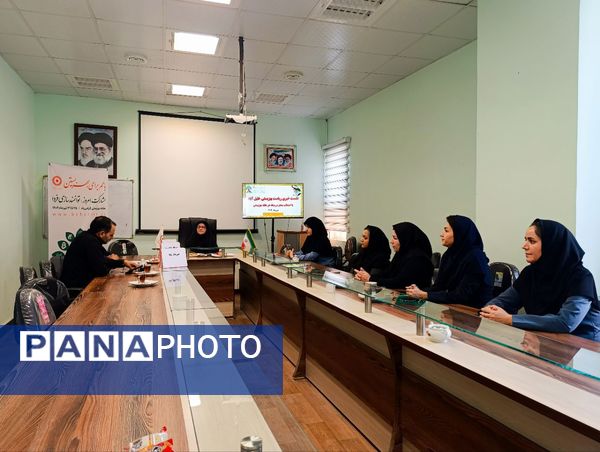 نشست خبری اصحاب رسانه با رییس اداره بهزیستی شهرستان خلیل آباد 