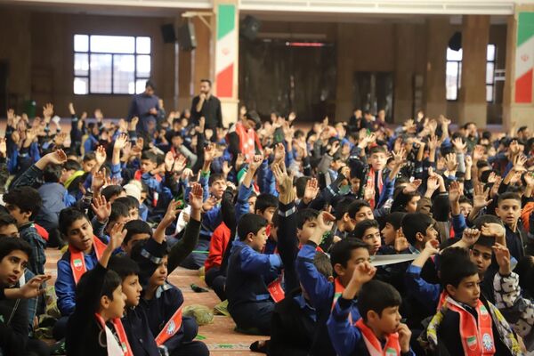 اجتماع باشکوه نوگلان فاطمی با حضور بیش از سه هزار دانش‌آموز گرگانی