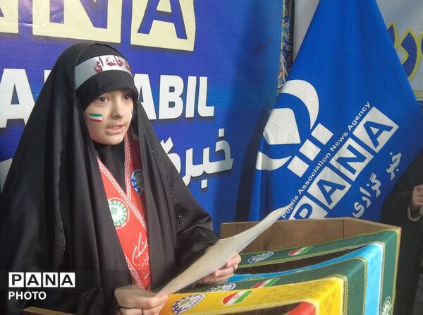 حضور پرشور نوجوانان مبارز در کافه رسانه اردبیل
