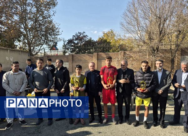 رقابت هیجان‌انگیز فوتبال دانش‌آموزی منطقه ۵ به پایان رسید