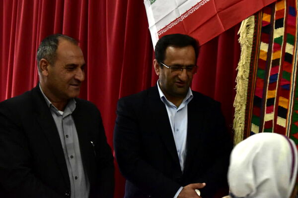 نواخته شدن زنگ انقلاب در مدرسه استثنایی لاله یاسوج