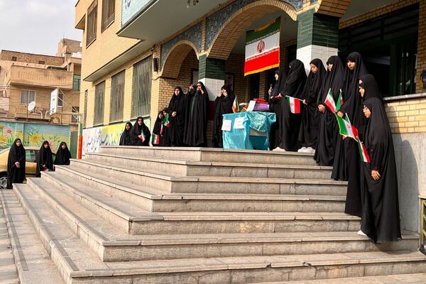 همایش تشکیلاتی "وطن یار" در دبیرستان ایثار