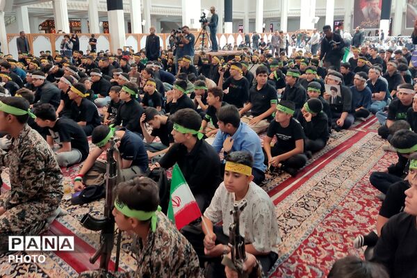 نوجوانان عاشورایی در حرم شاهچراغ(ع) - 2