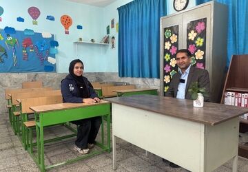 با وجود پیشنهادهای مختلف، همیشه وفادار به کلاس درس ابتدایی مانده‌ام