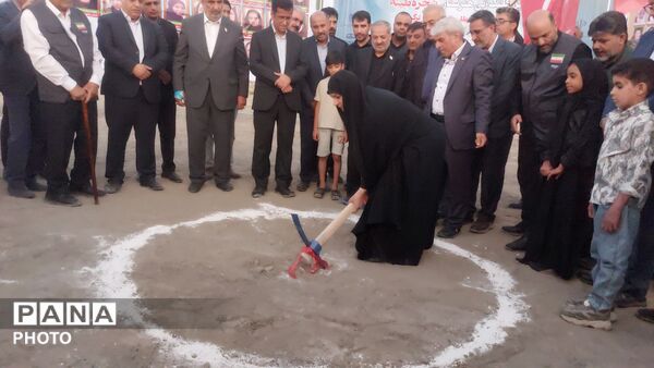 کلنگ ساخت بزرگترین مجموعه آموزشی شرق هرمزگان 