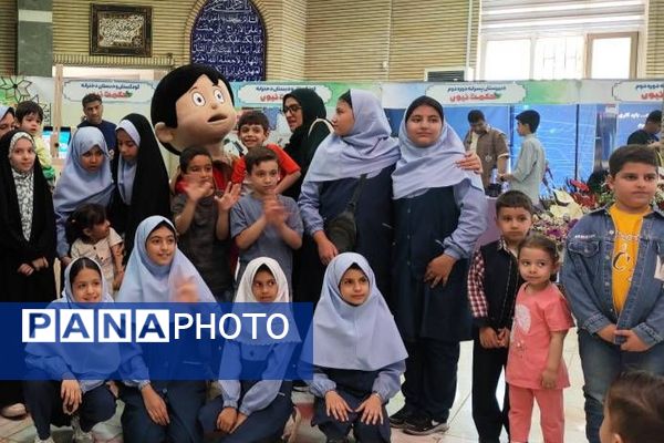 برگزاری نمایشگاه «افق‌های روشن» در دبستان حکمت ناحیه دو شهرری 